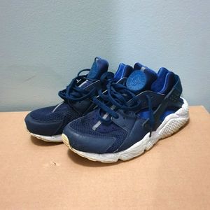 Nike Hurache size 10